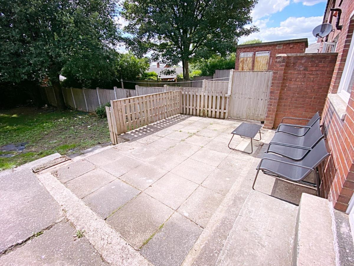Entire 3-Bedroom Home In Oldham - Guest House Экстерьер фото