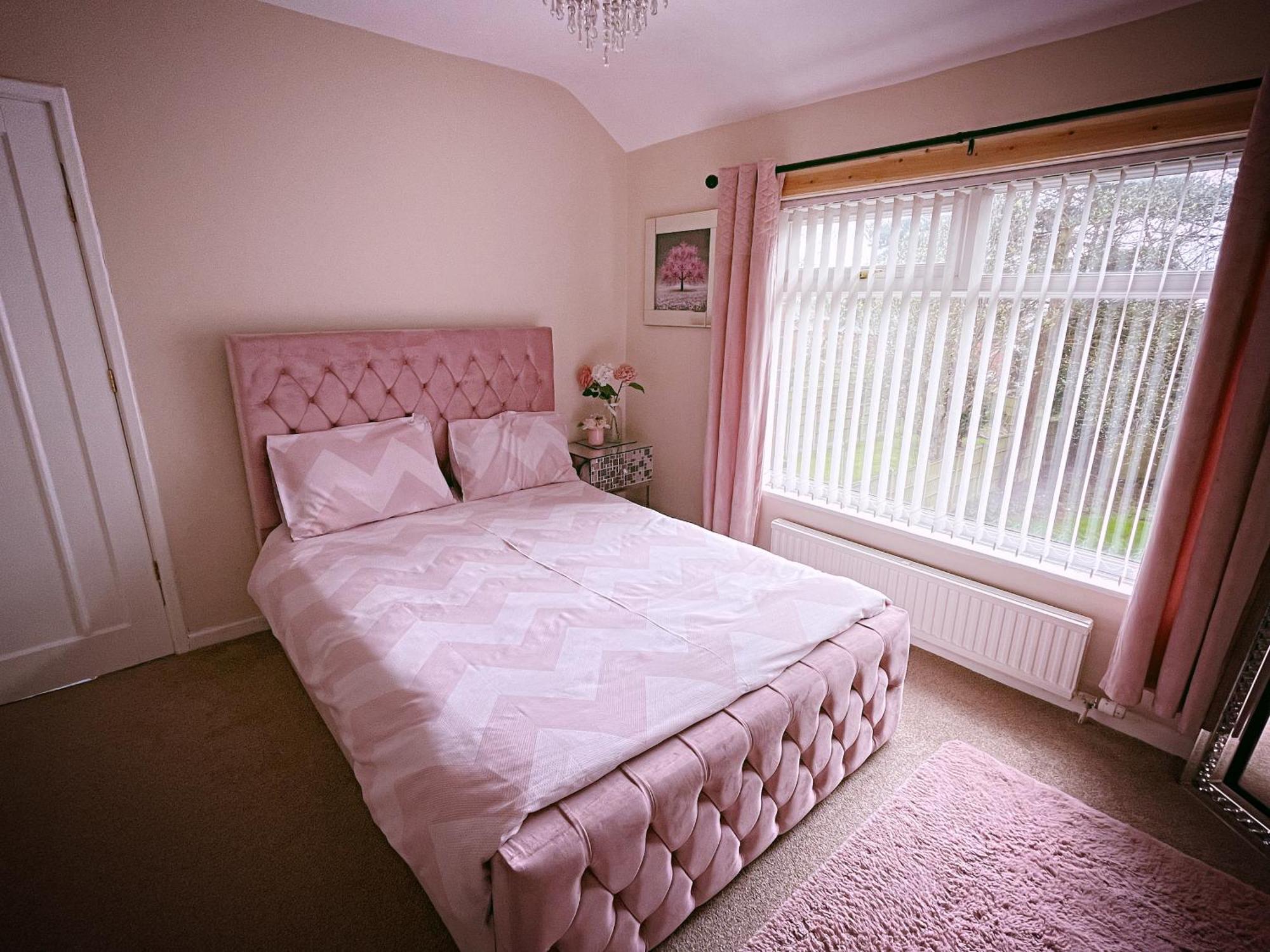 Entire 3-Bedroom Home In Oldham - Guest House Экстерьер фото